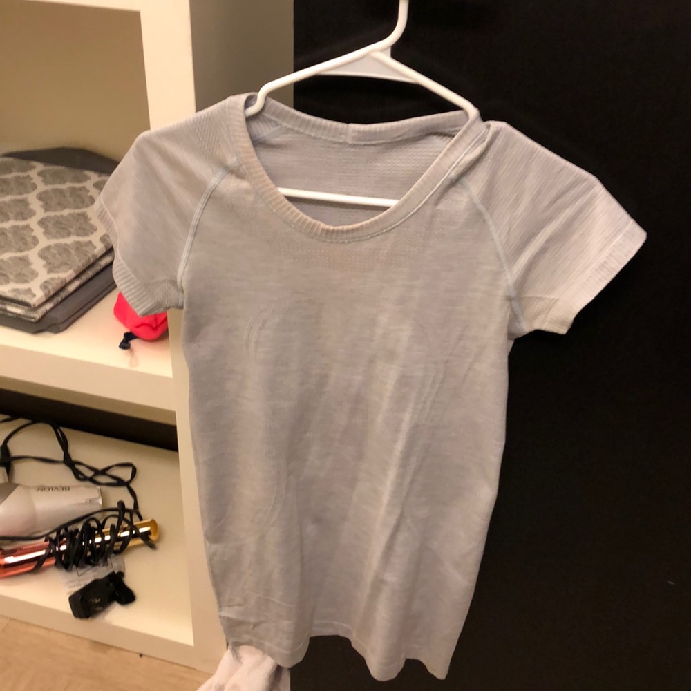 lululemon t shirt